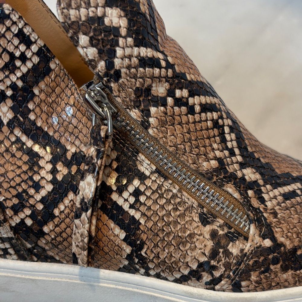Steve Madden Shoe Boot Sneaker Caliber Hidden Wedge Snakeskin Python Booties - Picture 15 of 17